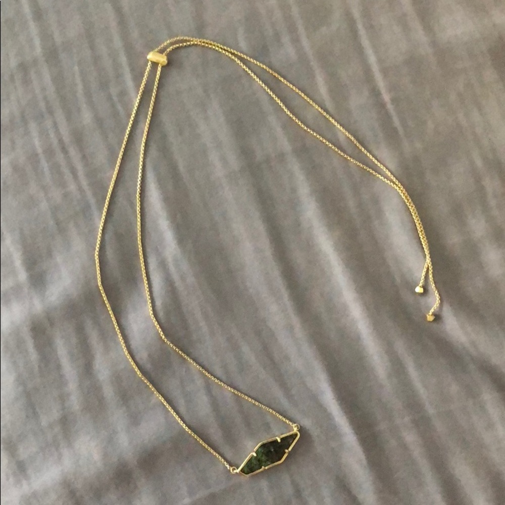 Kendra Scott necklace